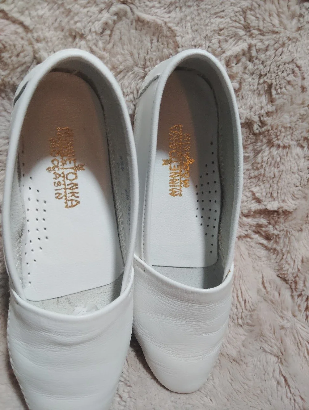 Minnetonka White Leather Slip-On Loafers